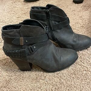 XOXO black heeled ankle booties sz 10